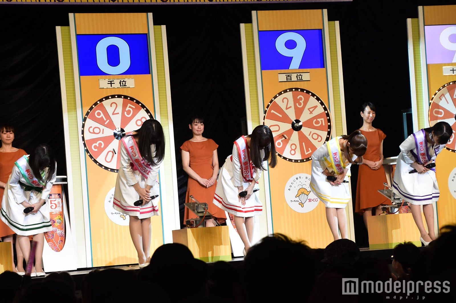 （左から）有安杏果、佐々木彩夏、百田夏菜子、玉井詩織、高城れに （C）モデルプレス