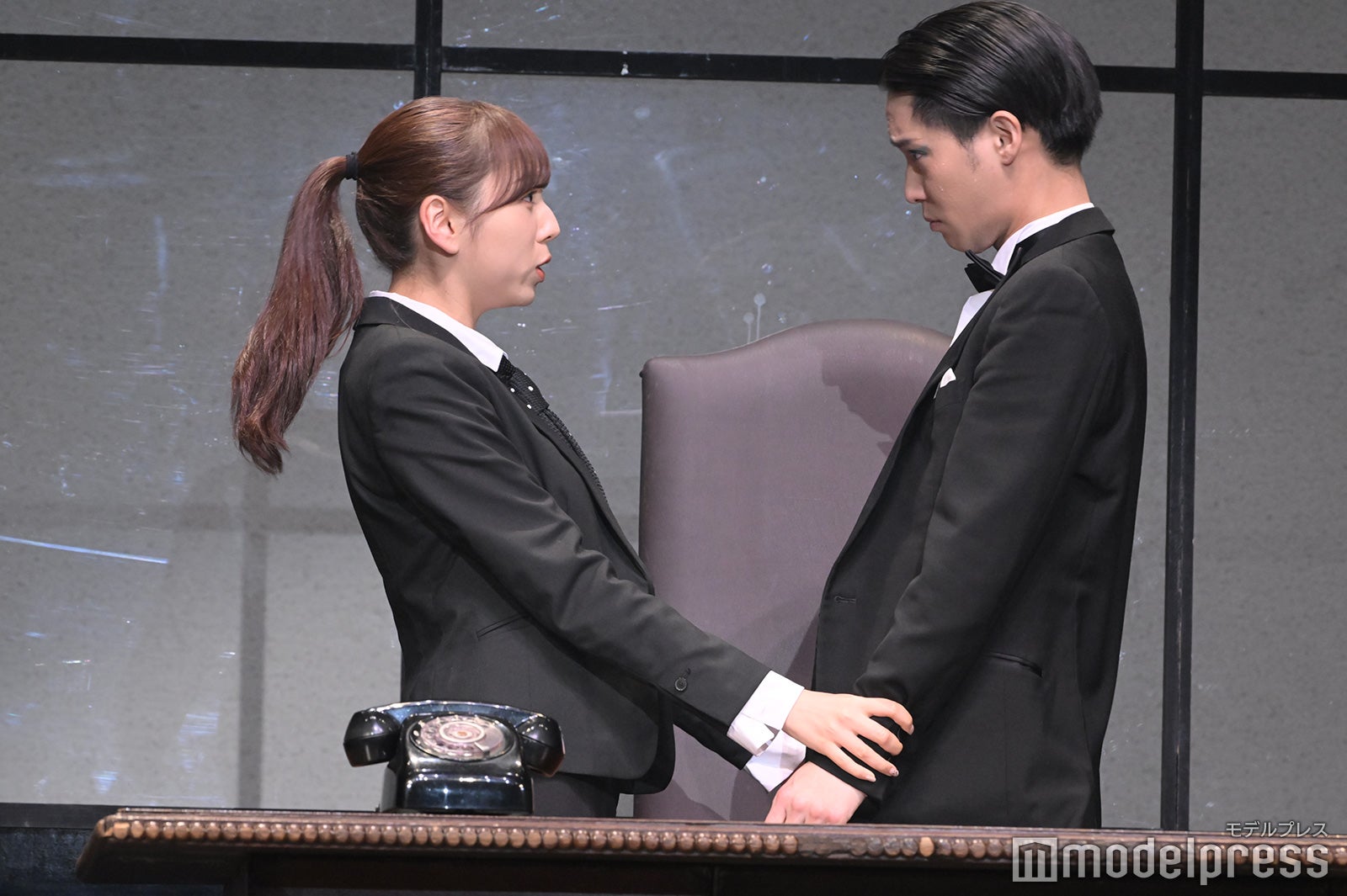 新内眞衣、味方良介（C）モデルプレス