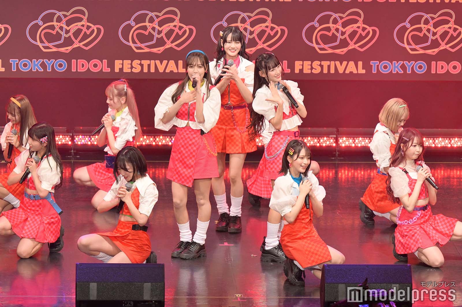 =LOVE （C）モデルプレス