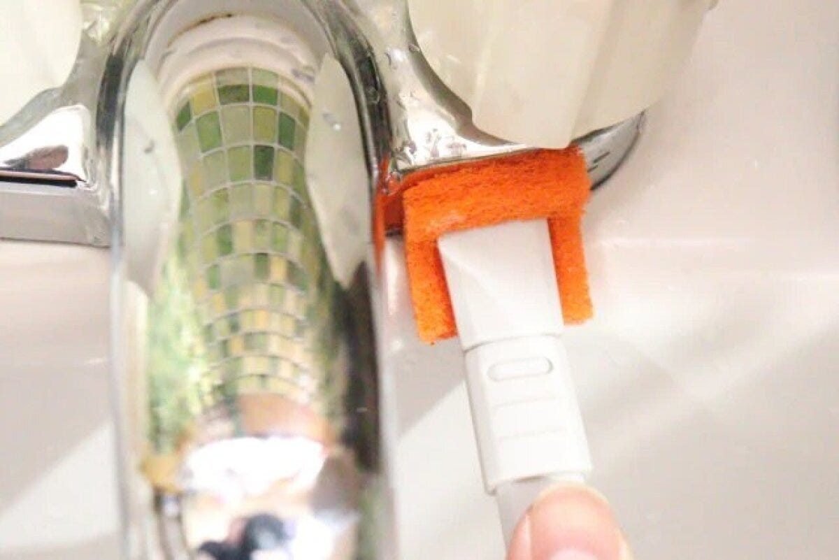 ダイソー 水栓金具用スティッククリーナー(落ち落ちV) 使用例 ダイソー 水栓金具用スティッククリーナー(落ち落ちV) 使用例