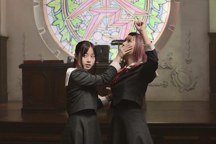 橋本環奈、浅川梨奈(C)2019映画「かぐや様は告らせたい」製作委員会(C)赤坂アカ/集英社