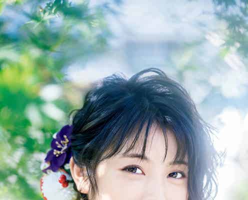 浜辺美波、振り袖姿で美貌際立つ