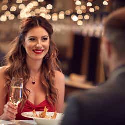モデルプレス - 付き合って1年♡思い出に残る記念日にする方法3つ