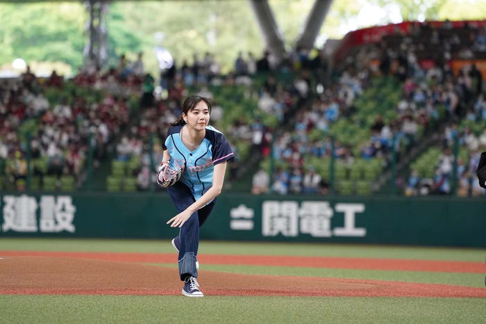 新川優愛(C)SEIBU Lions