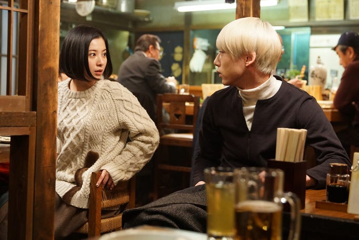 吉高由里子、坂口健太郎「東京タラレバ娘」第5話より(C)日本テレビ