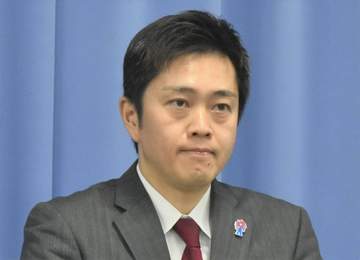 えっ大阪出身？！吉村洋文知事の隣に驚異の9頭身美人女優29歳 モモコも「あんな小さい顔」と驚く