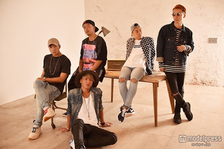 （手前から時計回り）KAZUKI、SWAY、KUBO-C、GS、P-CHO