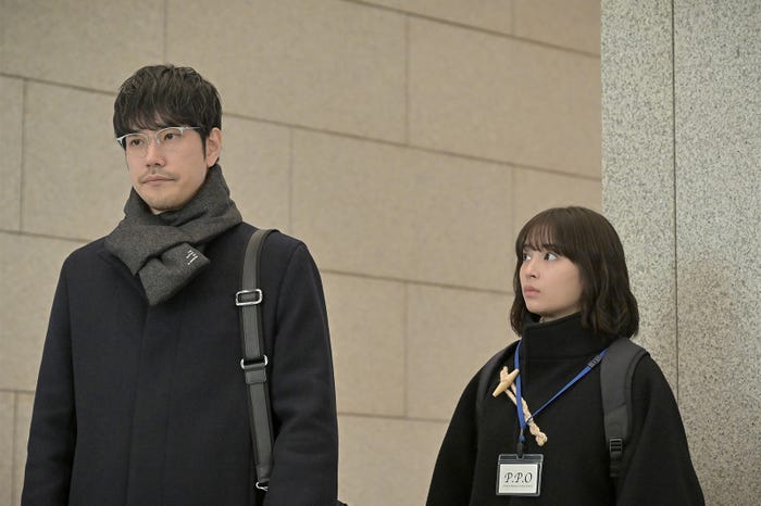 松山ケンイチ、広瀬すず「クジャクのダンス、誰が見た?」第6話(C)TBS