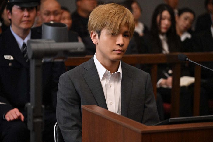 岩田剛典「アンチヒーロー」第1話より(C)TBS