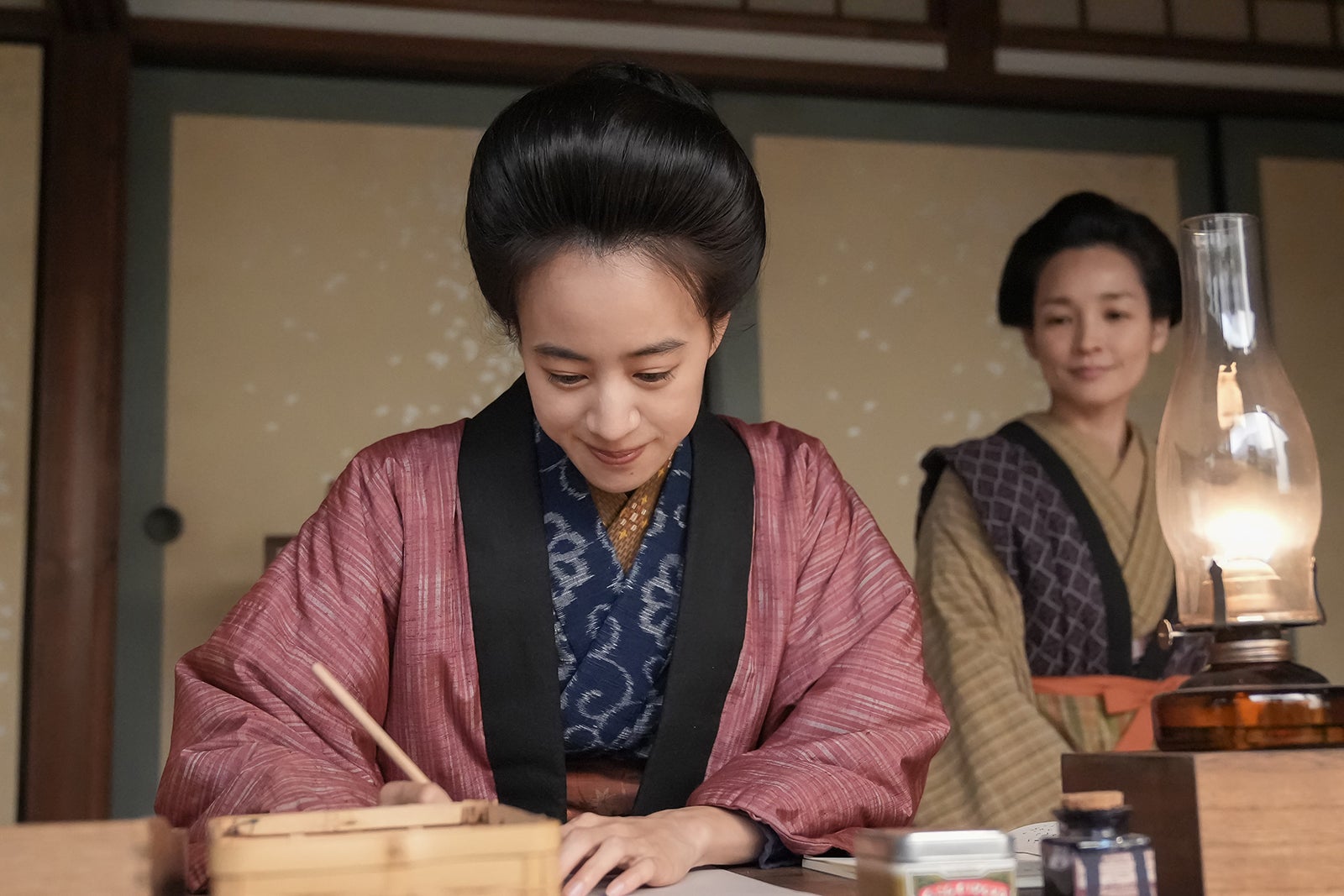 石橋静河、国仲涼子「ブラッサム」第15話（C）NHK