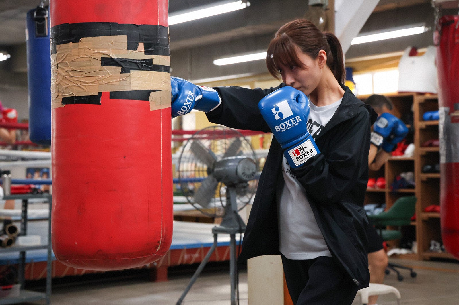 岡崎紗絵「あのクズを殴ってやりたいんだ」第3話（C）TBS