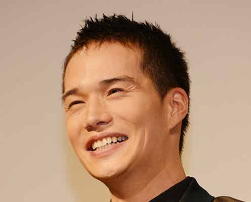 市原隼人、結婚後初の公の場に登場 「おめでとう」の声飛ぶ