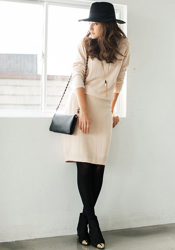 ストライプ編みニット ハイネックプルオーバー+ストライプ編みニットスカート「STYLEST」6,250円(税別)/画像提供:STYLEST