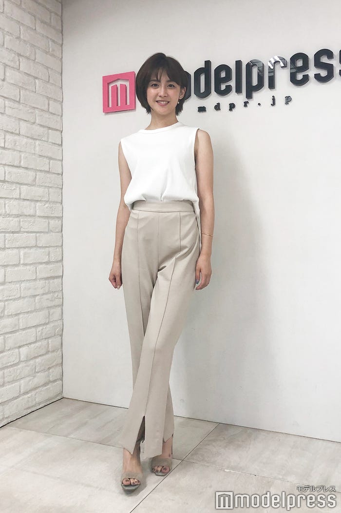 私服の宮司アナ。淡いカラーでまとめた爽やかなコーディネートがとてもお似合いでした(C)モデルプレス