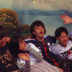 （左から）トム、モア、Dr.モリモリ、みゃんまー「あいのり：Asian Journey」シーズン2第6話より（C）フジテレビ