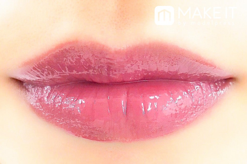 B IDOL（ビーアイドル）／つやぷるリップ／05 やきもちピンク 使用（C）モデルプレス