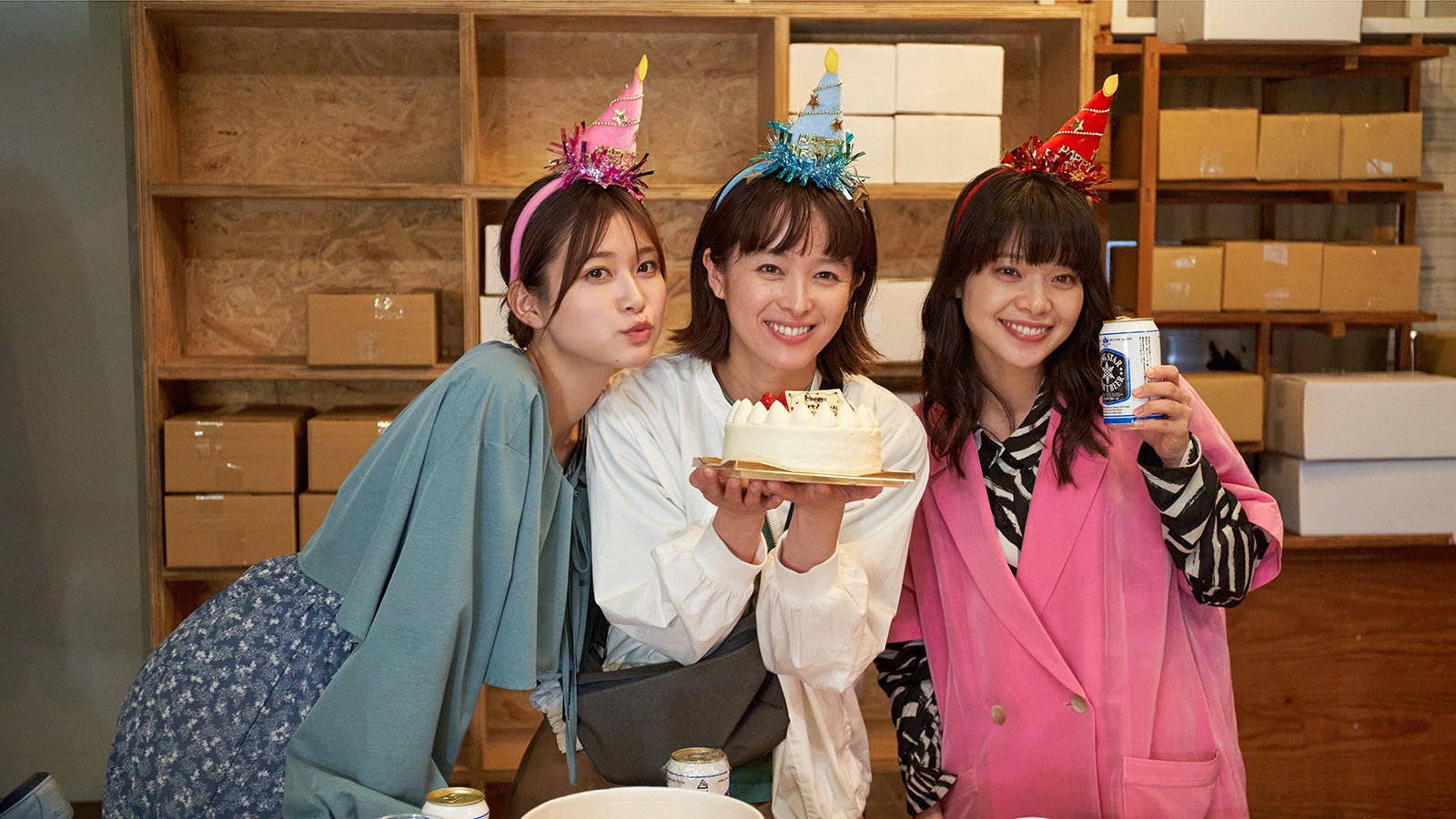 生見愛瑠、清野菜名、岸井ゆきの「日曜の夜ぐらいは…」第9話より（C）ABCテレビ