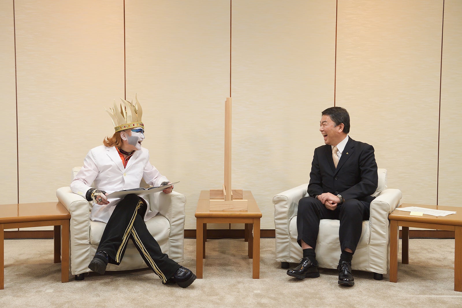 デーモン閣下、村井嘉浩・宮城県知事 （提供写真）