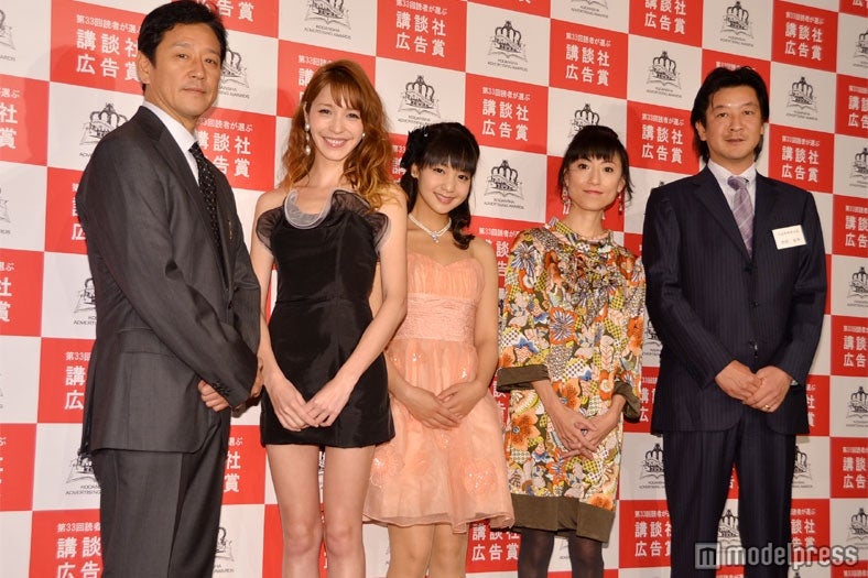 栗山英樹監督、藤井リナ、小池唯、木村郁美アナウンサー、野間講談社社長