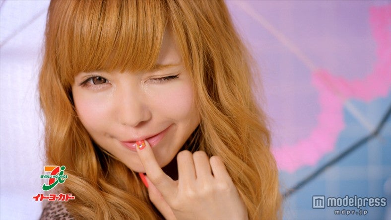 益若つばさ／新テレビCM「雨の日が待ち遠しい」篇より