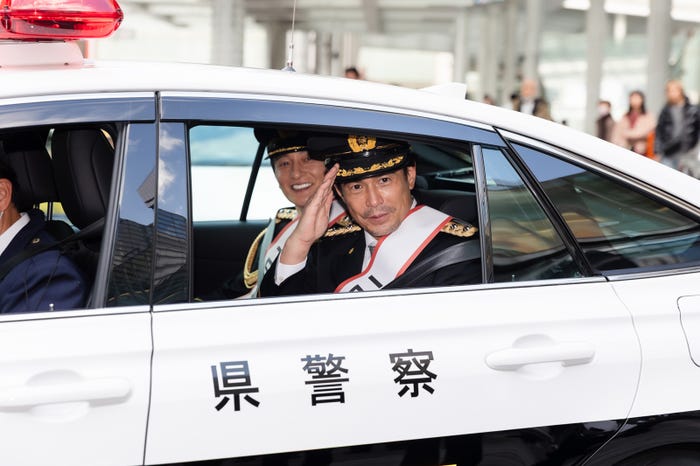 本宮泰風、伊藤英明(C)DMM TV