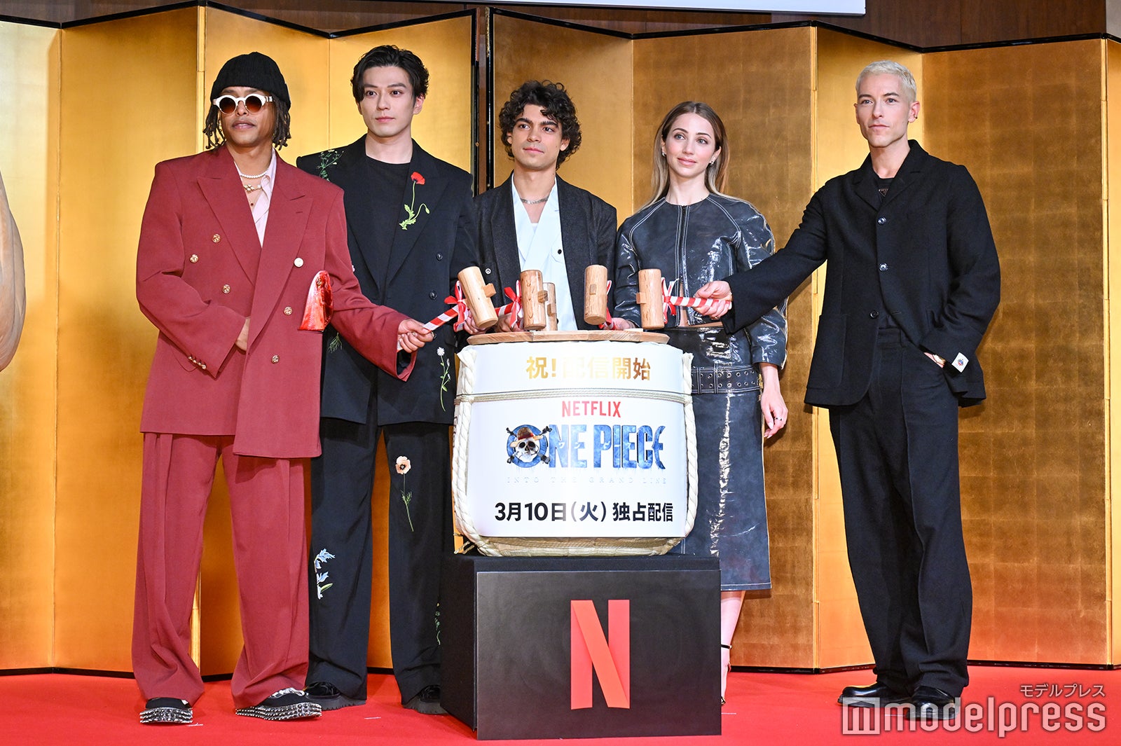 ジェイコブ・ロメロ、新田真剣佑、イニャキ・ゴドイ、エミリー・ラッド、タズ・スカイラー（C）モデルプレス