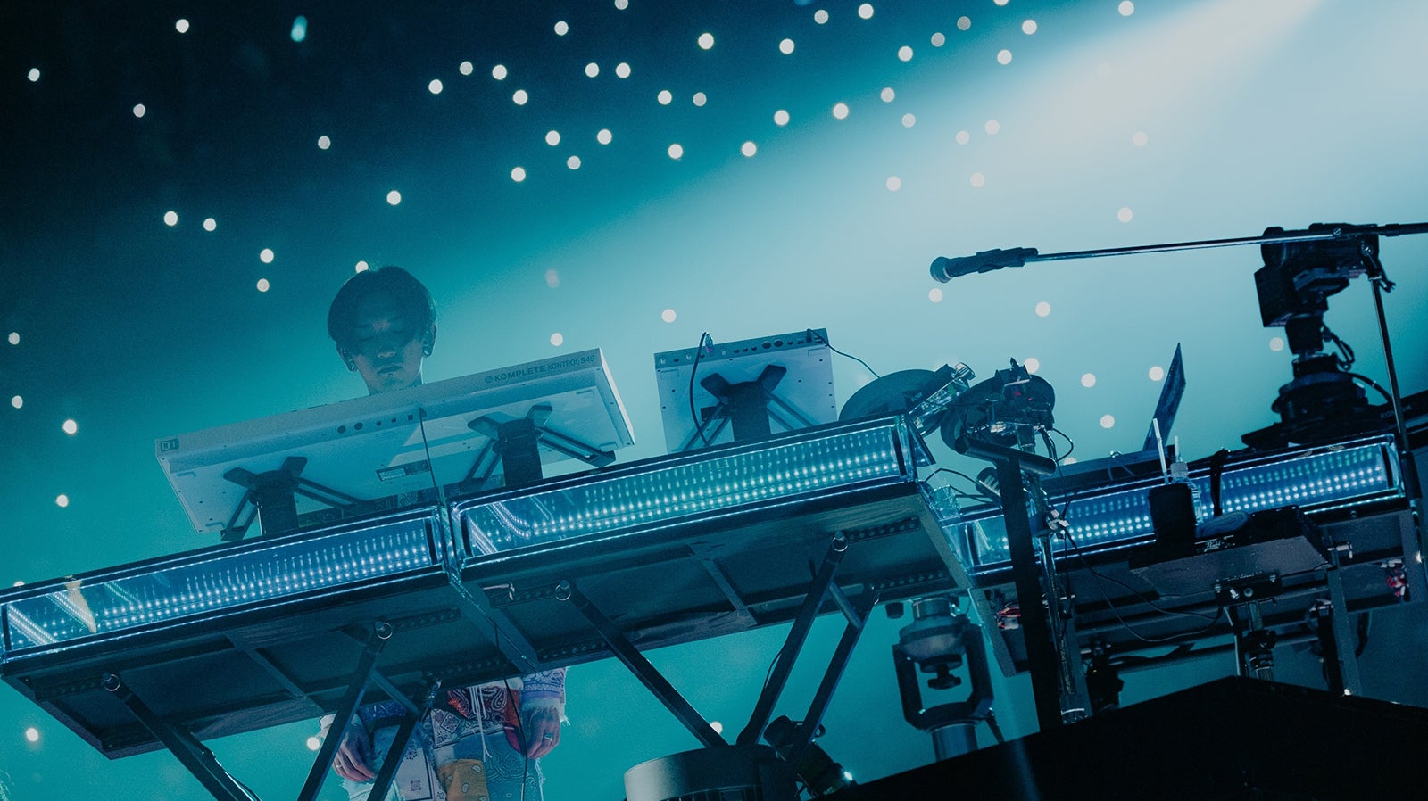 Ayase「NICE TO MEET YOU」／撮影：Kato Shumpei（提供写真）