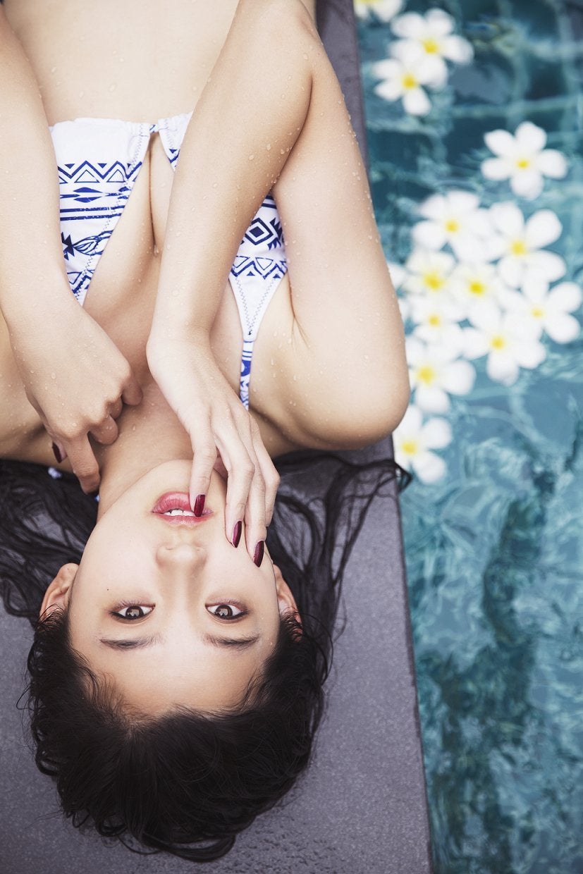 朝比奈彩“覚悟”の下着カットに反響「ため息の出る美しさ」「セクシーでカッコいい」 - モデルプレス