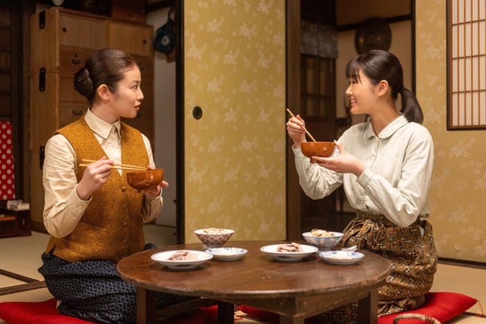 今田美桜、原菜乃華「あんぱん」第71話(C)NHK