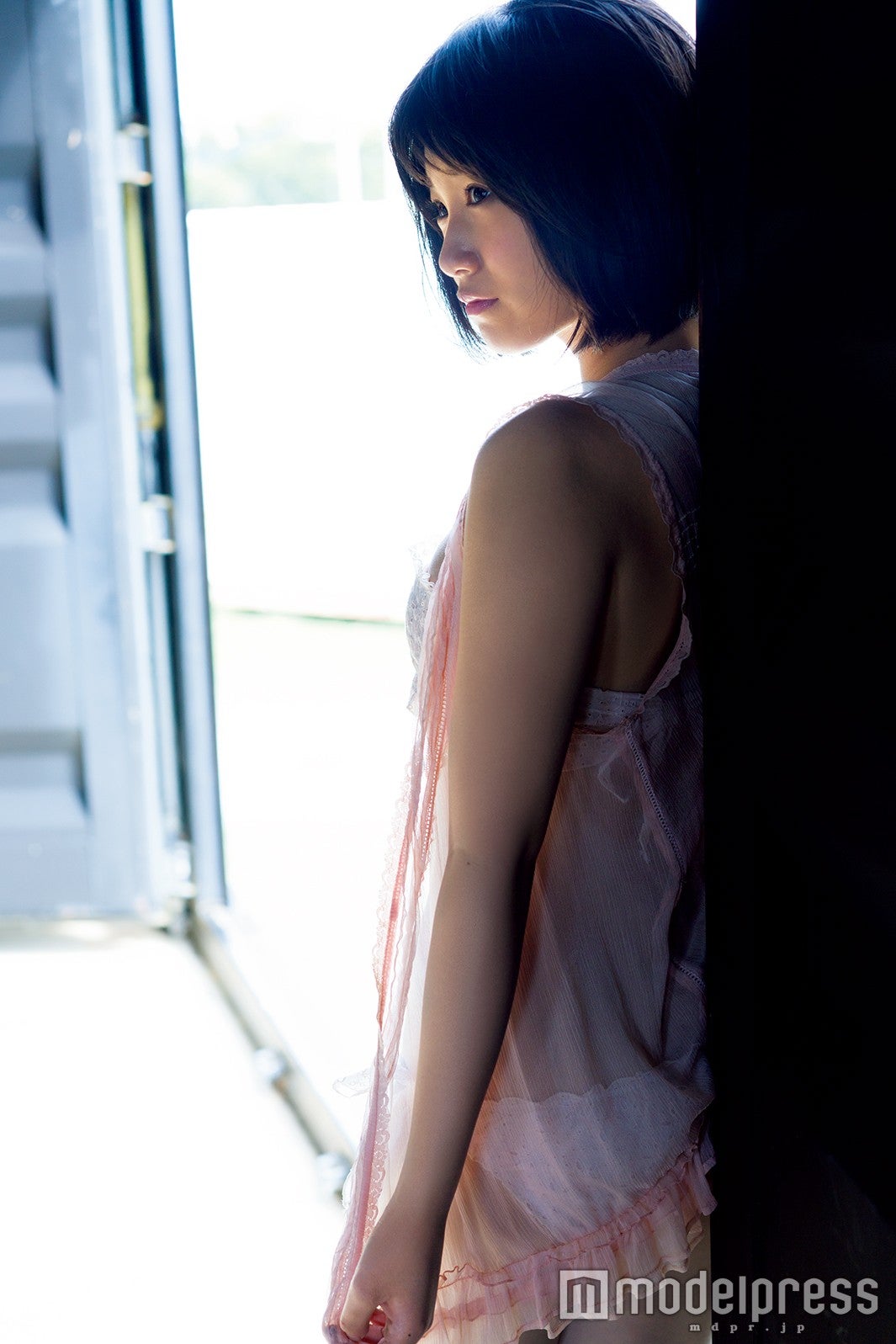 朝長美桜ファースト写真集「日向」（C）Takeo Dec.／ヤングマガジン