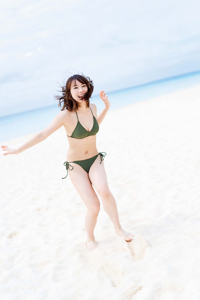 石田亜佑美(撮影:西村康/画像提供:ワニブックス)