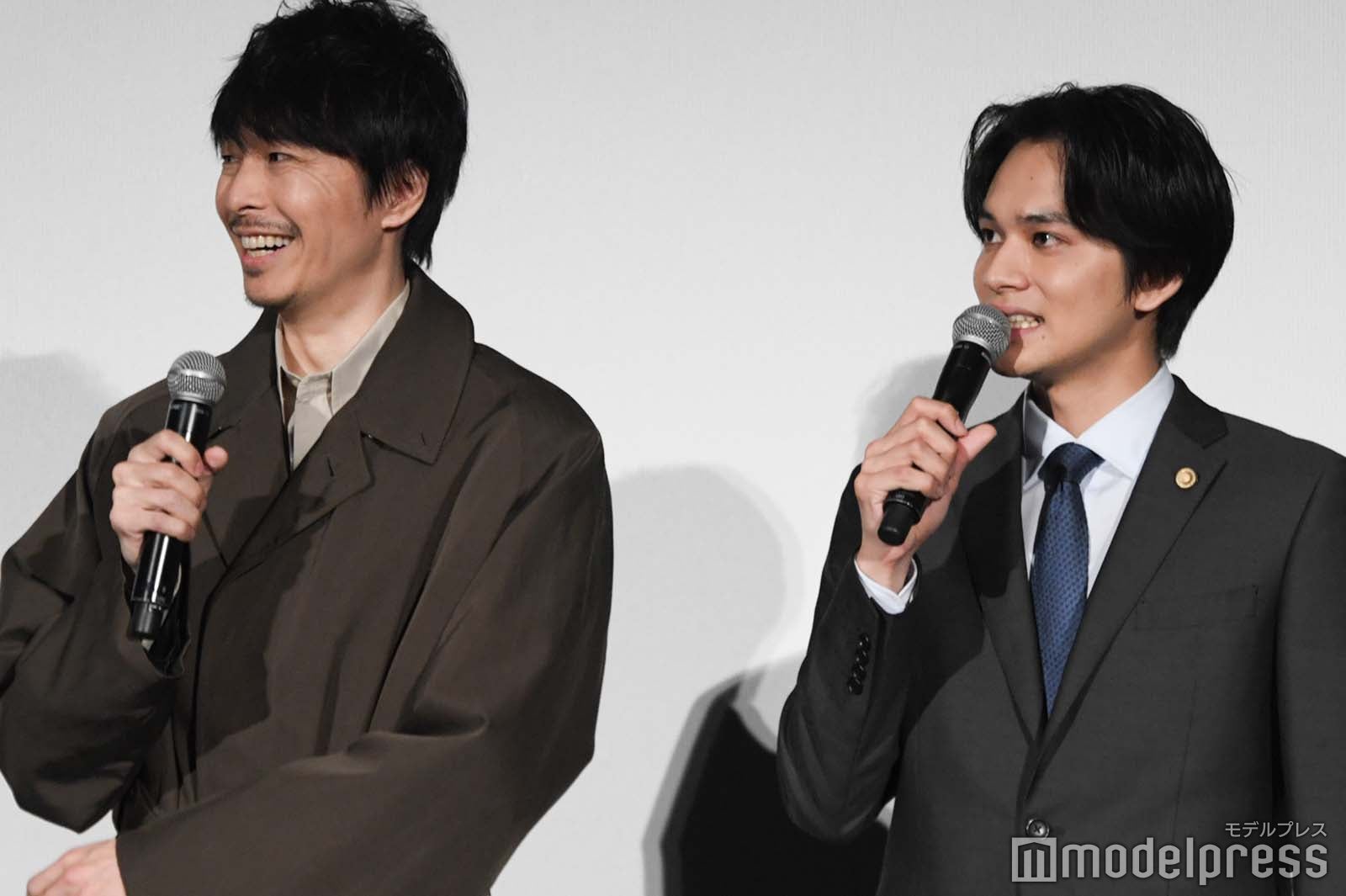 座長・長谷川博己をフォローする北村匠海（C）モデルプレス