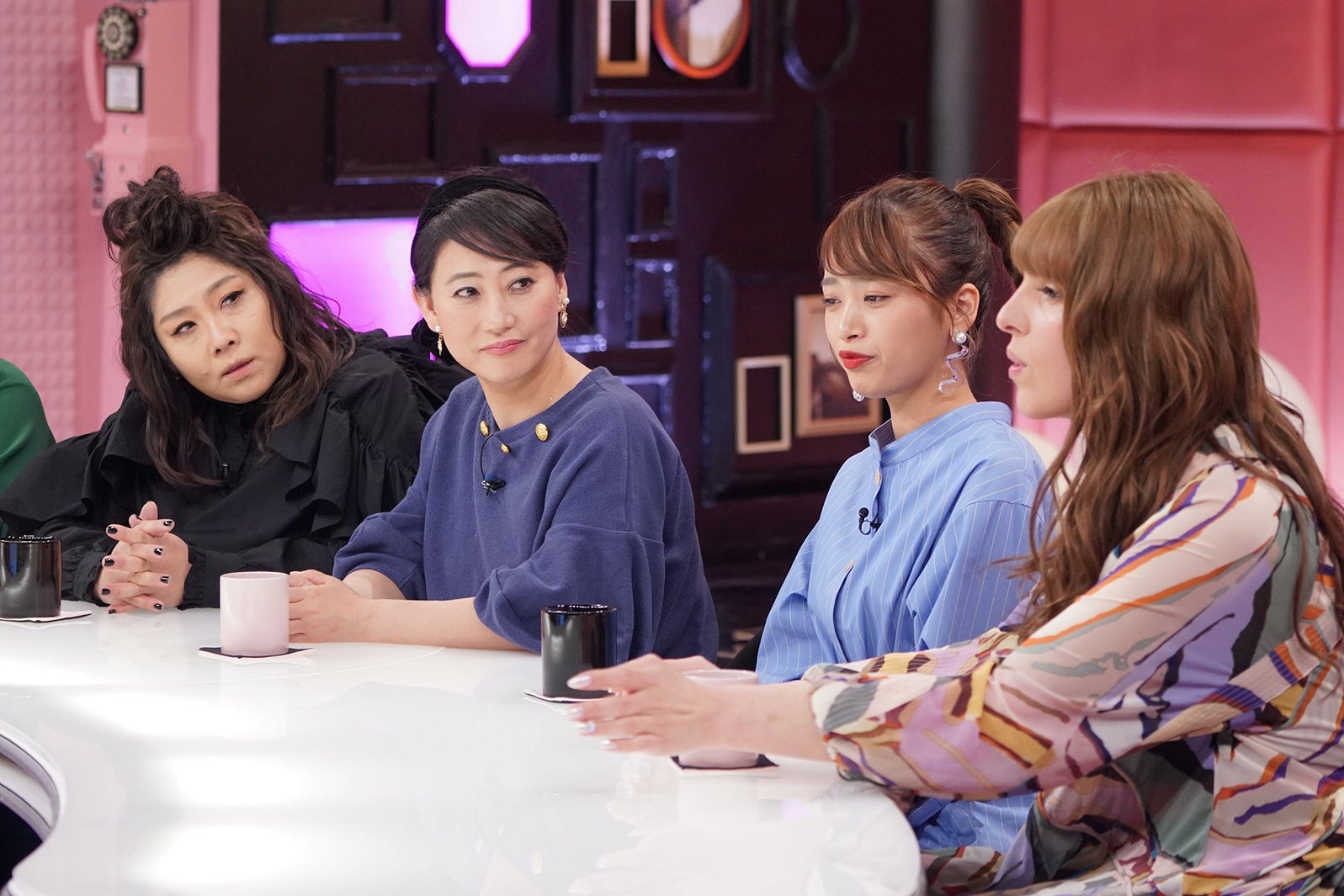 （左から）海原ともこ、友近、近藤千尋、IVAN（写真提供：関西テレビ）