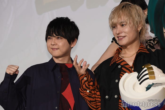 梶裕貴、岡本信彦(C)モデルプレス