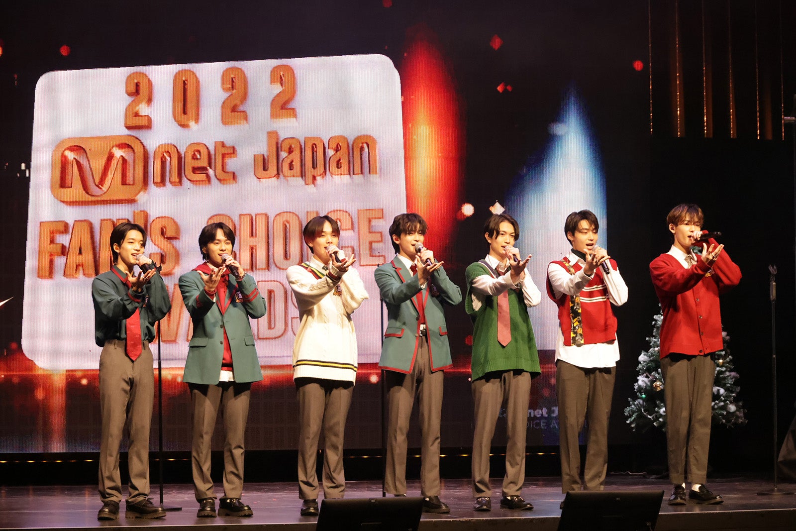 8LOOM（C）CJ ENM Japan