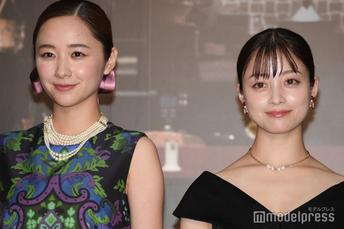 堀田真由、橋本環奈(C)モデルプレス