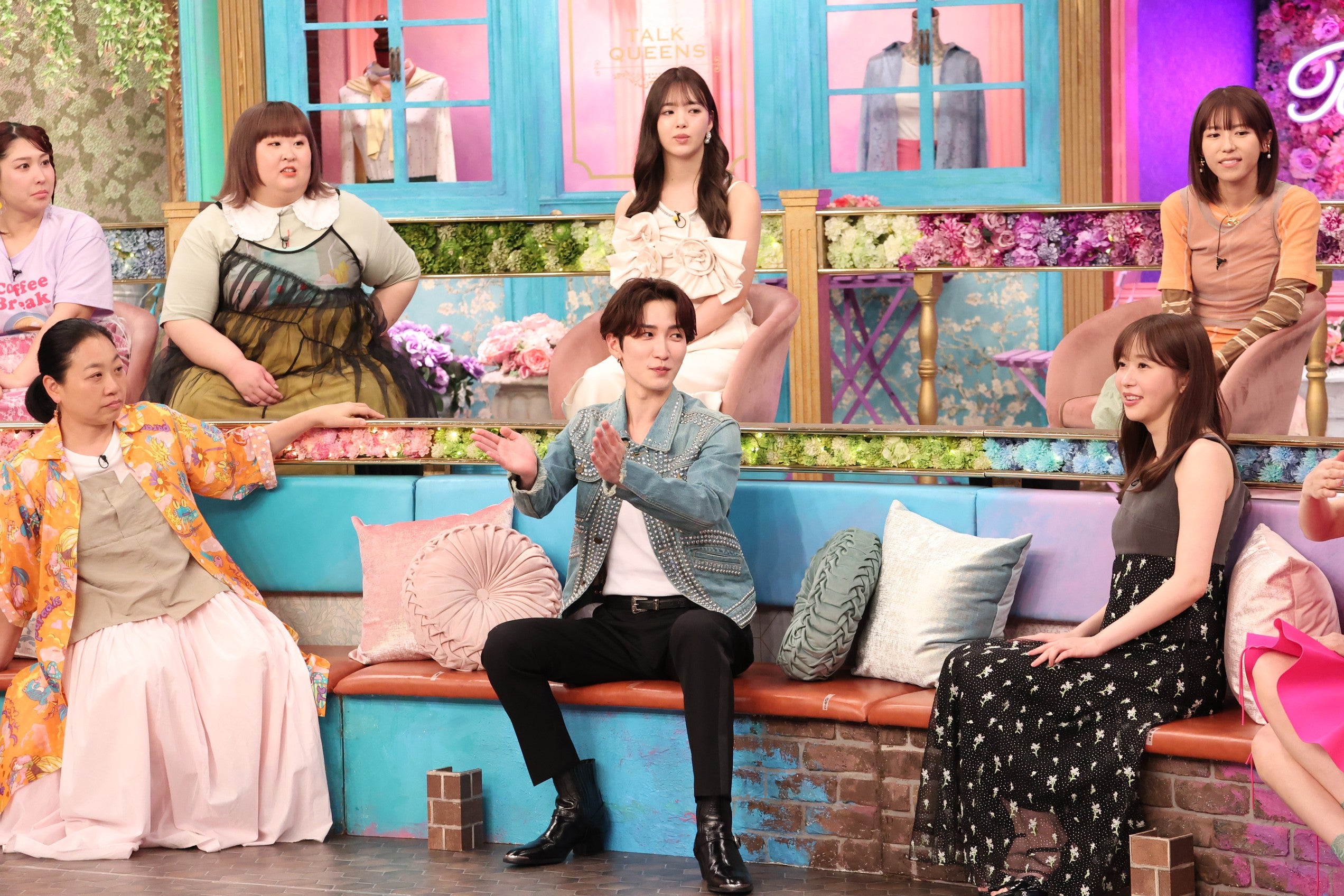 3時のヒロイン（ゆめっち、かなで）、藤田ニコル、若槻千夏（下段左から）いとうあさこ、渡辺翔太、指原莉乃（C）フジテレビ