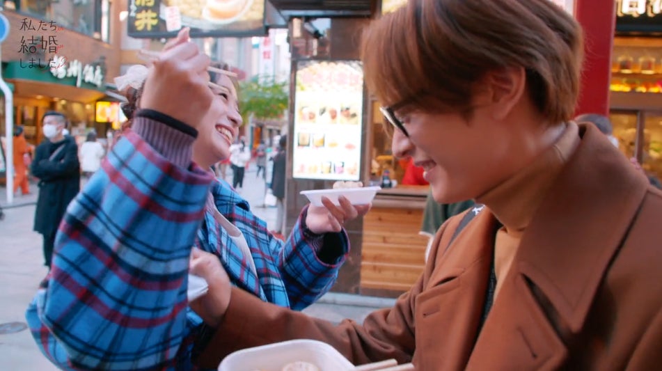 足立梨花、塩野瑛久（C）AbemaTV, Inc.