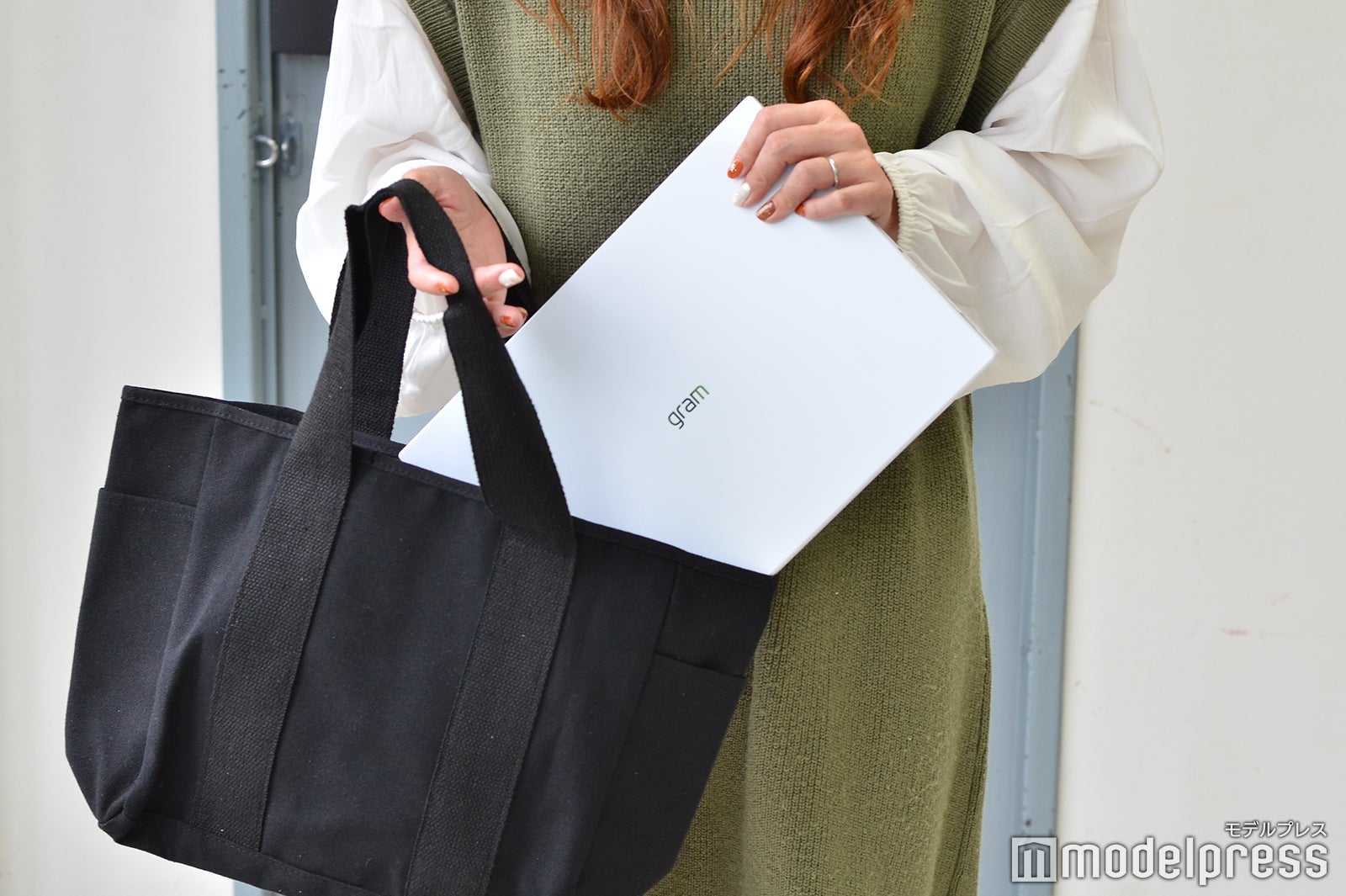 持ち運びにうれしい軽量デザイン（C）モデルプレス