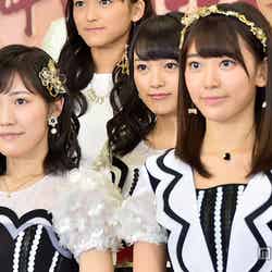 AKB48（左から）渡辺麻友、向井地美音、宮脇咲良