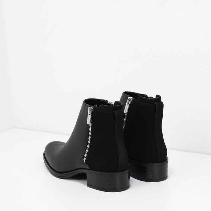 カバードアンクルブーツ「CHARLES & KEITH」9,180円(税込)/画像提供:CHARLES & KEITH