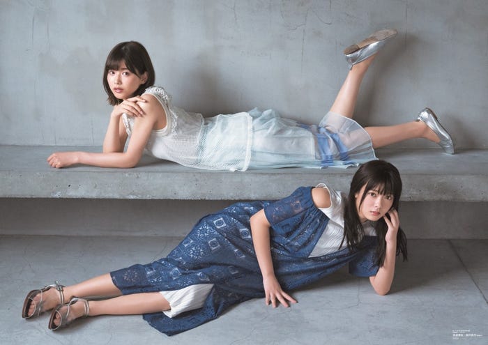 渡邉理佐、田村保乃/別冊付録両面ポスター裏面<通常版> (提供画像)