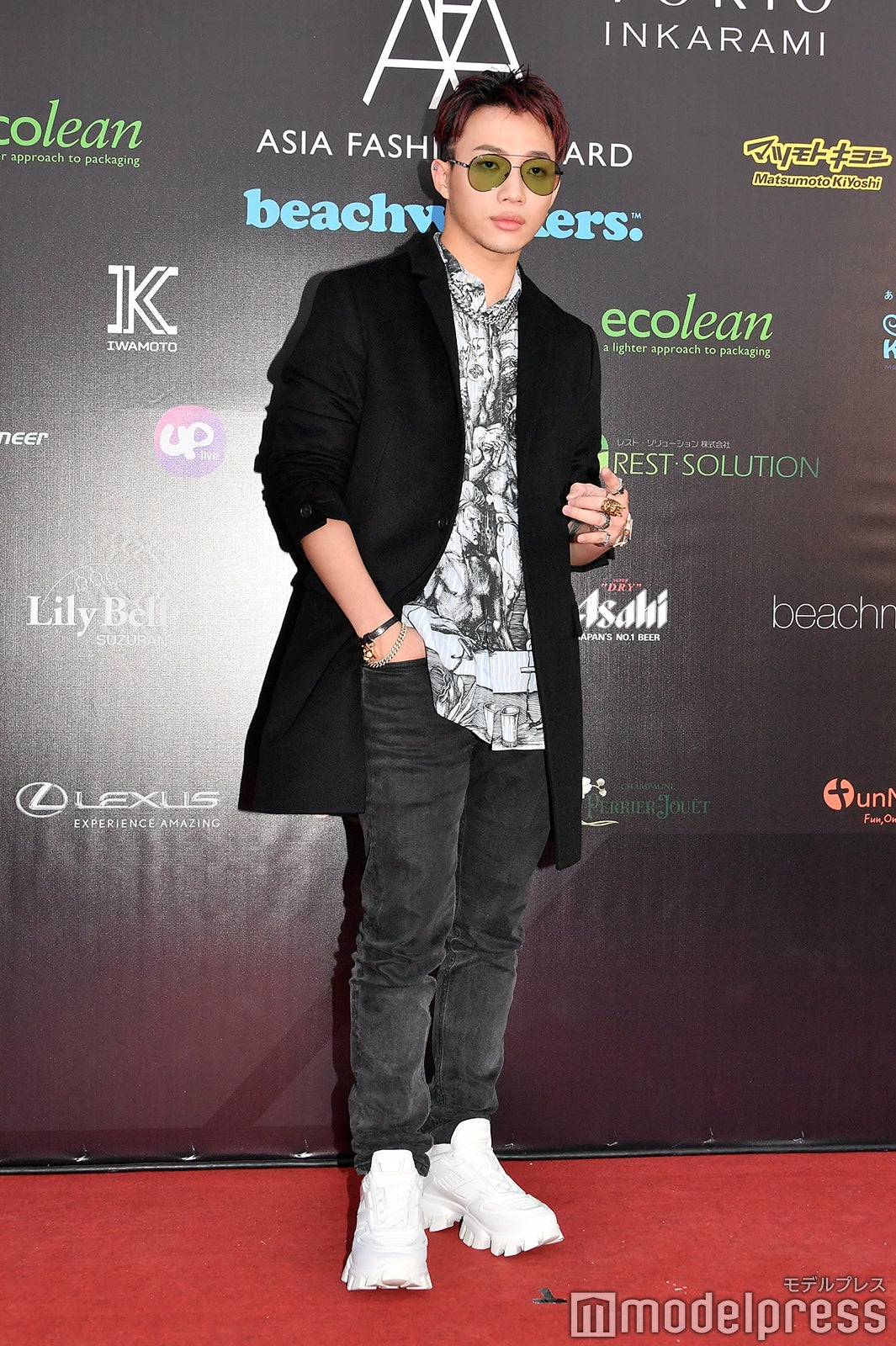 OZI（C）モデルプレス