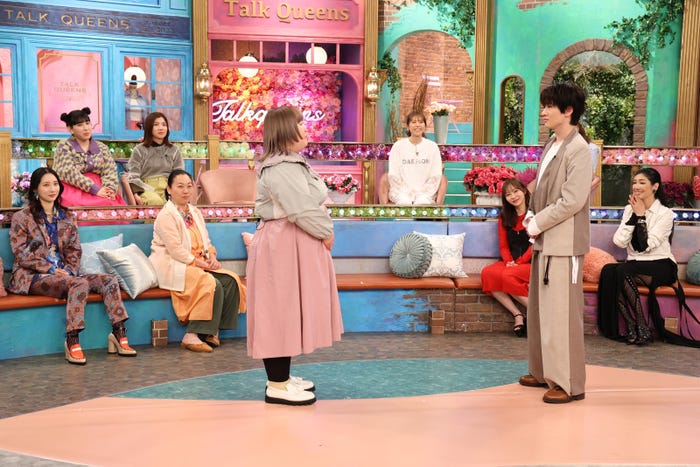 (上段左から)ゆめっち、福田麻貴、若槻千夏(下段左から)ファーストサマーウイカ、いとうあさこ、指原莉乃、アンミカ(最前列左から)かなで、深澤辰哉(C)フジテレビ