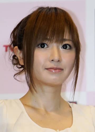 4児ママ紺野あさ美 プロ野球選手の5歳下夫と結婚9周年祝う 飲み会、外出への不満ぶつけ→受け止める夫