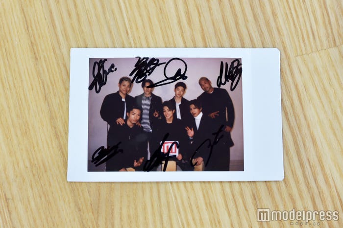 チェキ(C)モデルプレス