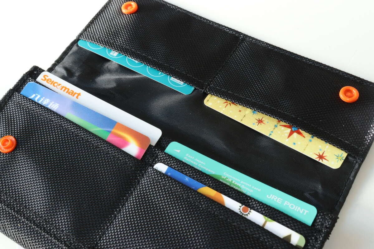 カジュアル長財布　カード収納