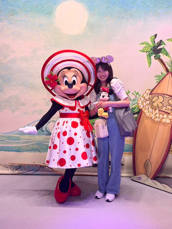 真帆「念願の初1人ディズニー」(提供写真)