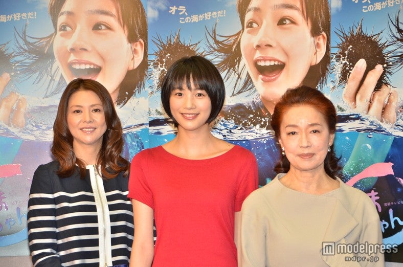 （左から）小泉今日子、能年玲奈、宮本信子