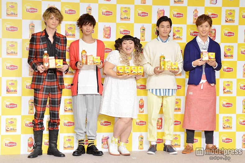 （左から）三浦涼介、千葉雄大、渡辺直美、野村周平、寺田真二郎